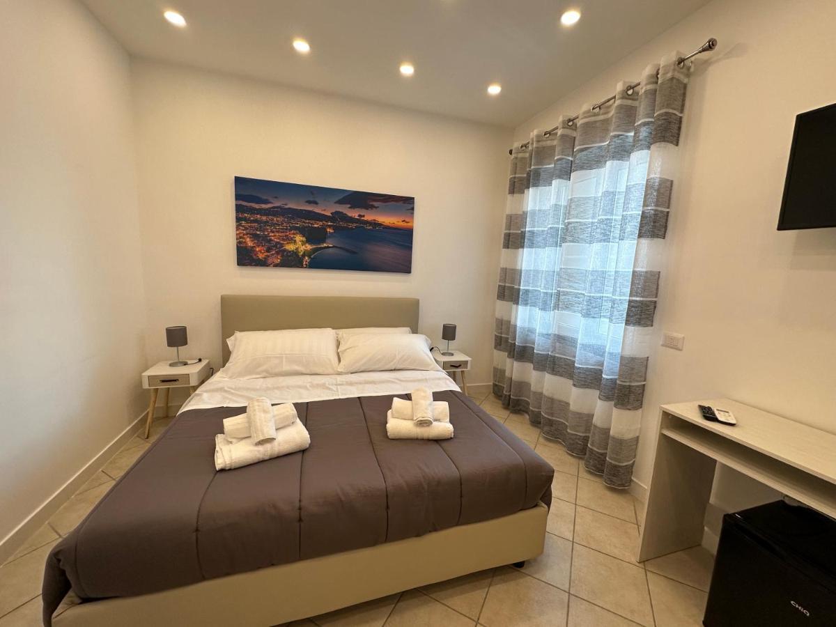 B&B Off Rooms And Relax Naples Luaran gambar